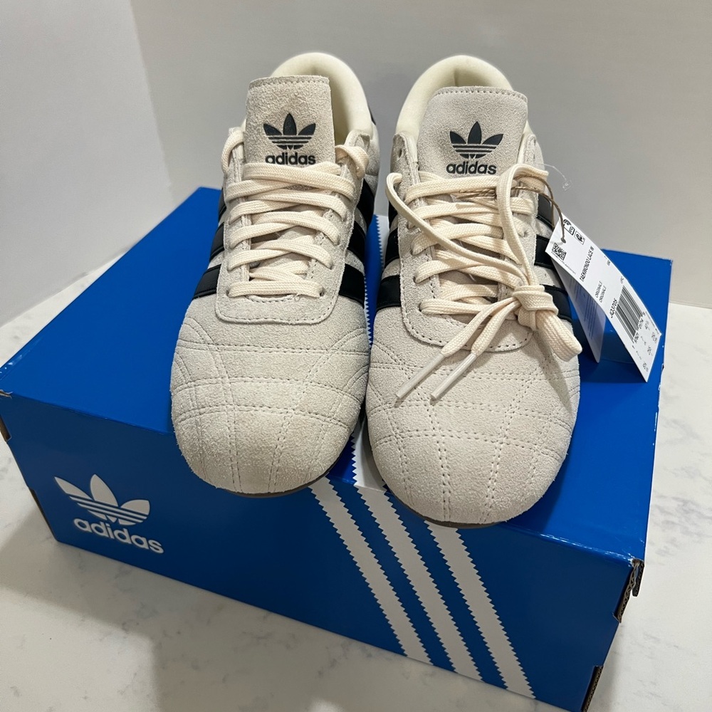 Woman’s adidas original taekwondo lace casual shoes - Picture 9 of 12